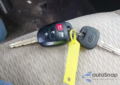 2015 Toyota Corolla Le z USA, uszkodzony, nr VIN 5YFBURHE6FP357957